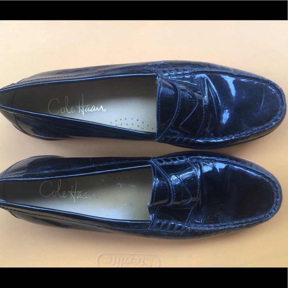 NWOT Cole Haan loafer size 7 runs small like 6